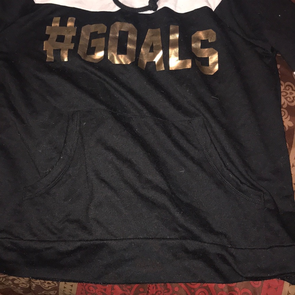 pullover - Picture 2 of 2